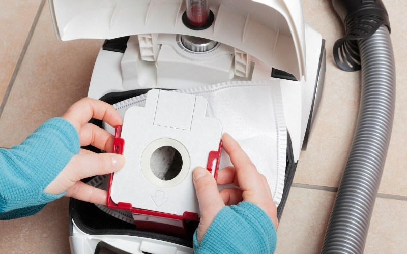 how to maintain appliances - vacuum cleaner